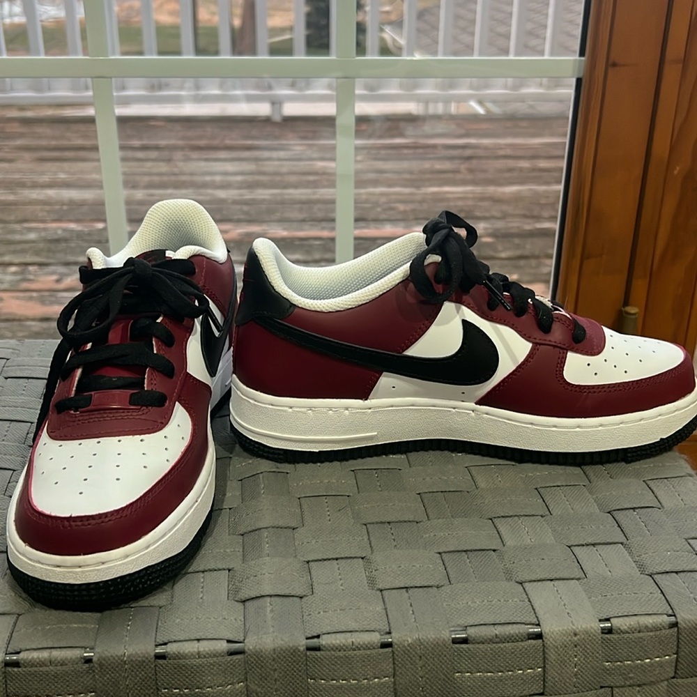 Maroon Nike Air Force 1’s maroon,
